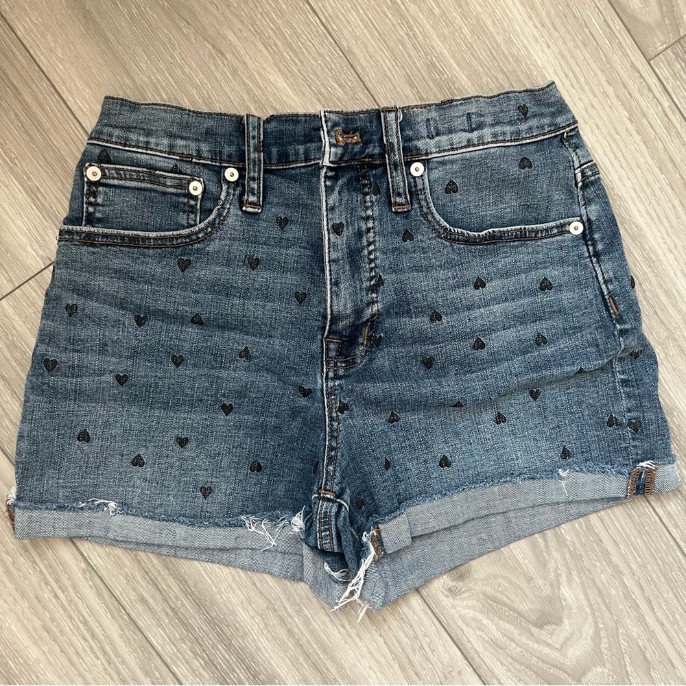 Madewell women’s high waisted jean shorts, heart print size 26